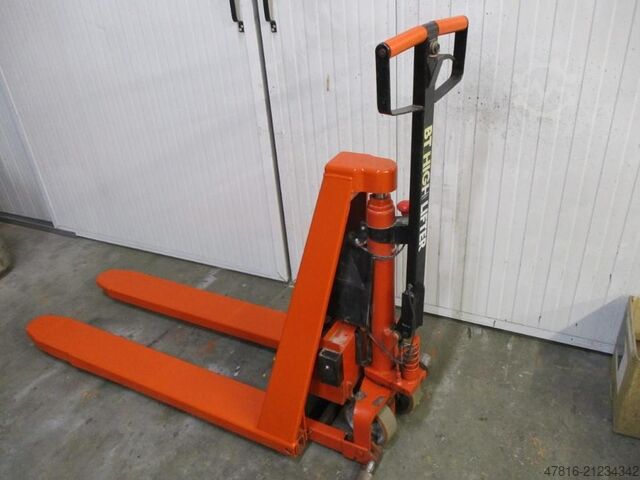 High lifting pallet truck BT HLE1000A