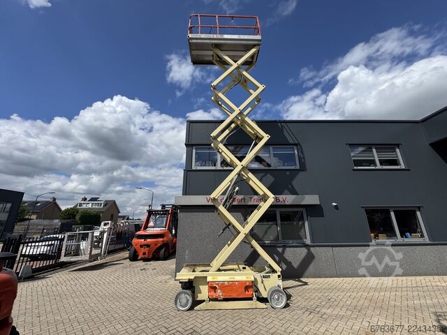JLG 2646ES Scissor Lift Platform / Work Platform / Scissor 10M Working Height Electric 2006 JLG 2646ES SchaarHoogwerker / Arbeitsbuhne / Sciccor 10M werkhoogte Elektrisch 2006