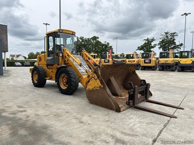 Lader JCB 411