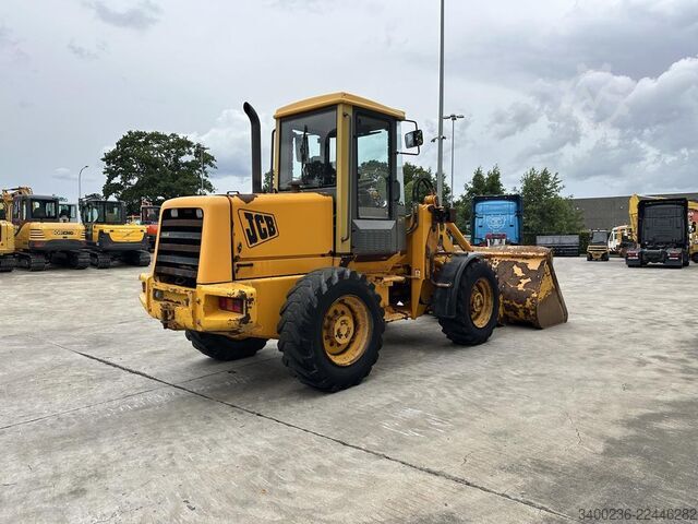Lader JCB 411