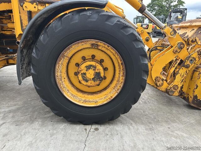 Lader JCB 411