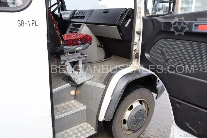 Minibus Mercedes-Benz Vario O813 / Lift / Euro 5 /