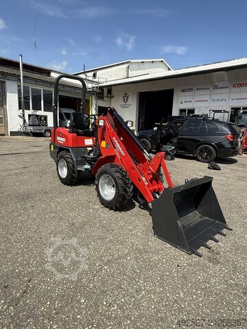 Kolový nakladač KINGWAY H180 KUBOTA - motor 4x4 Kingway H180