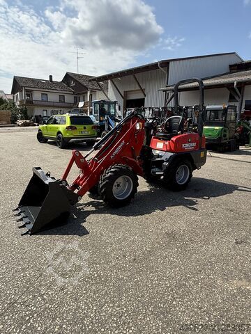 Kolový nakladač KINGWAY H180 KUBOTA - motor 4x4 Kingway H180
