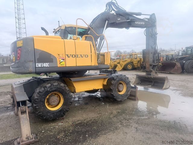 Mobile excavator VOLVO EW 140 C Baujahr 2010