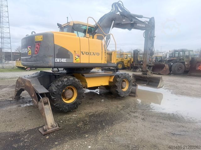 Mobile excavator VOLVO EW 140 C Baujahr 2010