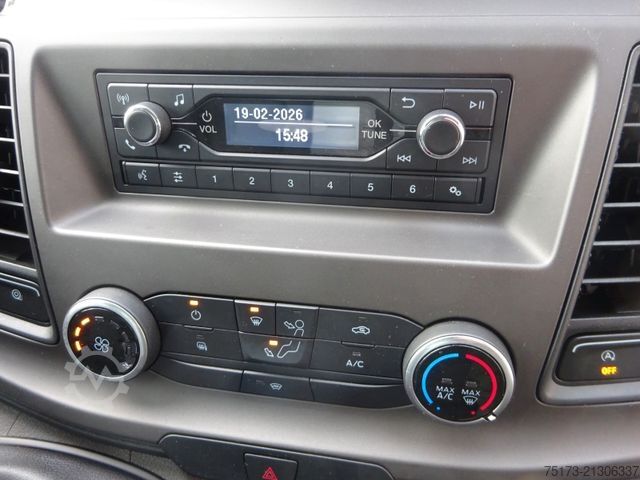 Vrachtwagen met bakwagen FORD Transit 350 L4 130PS HA Trend Koffer LBW