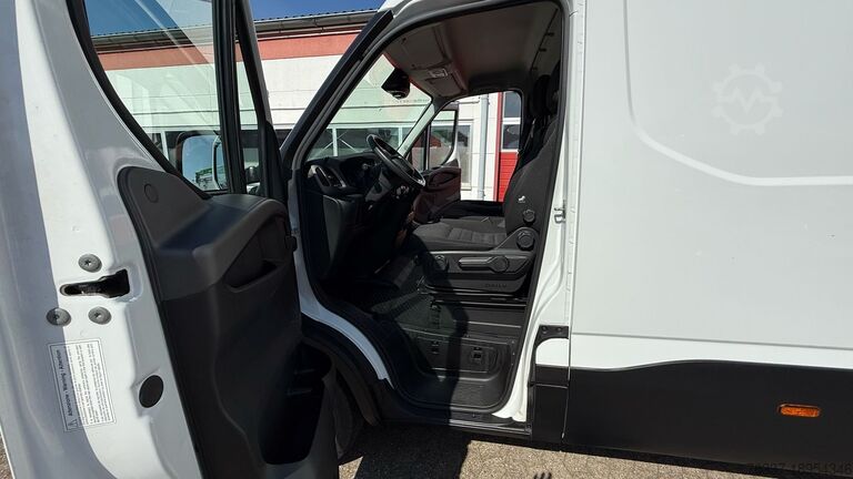 Skåpbil Iveco Daily 35S14 Transporter Kastenwagen L3H2