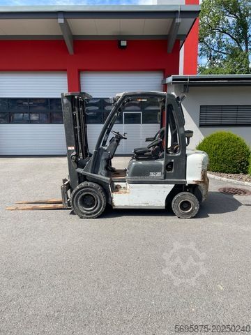 Čelní vysokozdvižný vozík NISSAN Uni Carriers 25