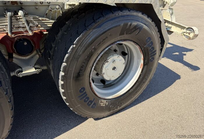 Kampós konténerszállító teherautó Iveco 300-30 AH 8x4 Hakengerät / Swiss-Vehicle