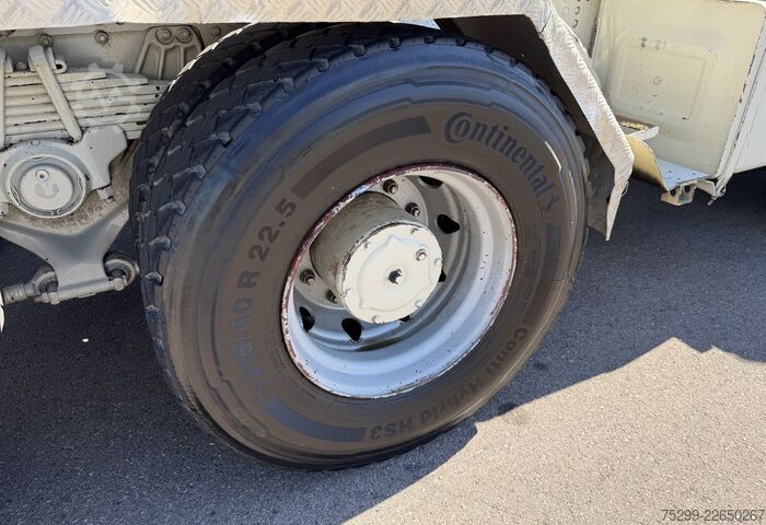 Kampós konténerszállító teherautó Iveco 300-30 AH 8x4 Hakengerät / Swiss-Vehicle