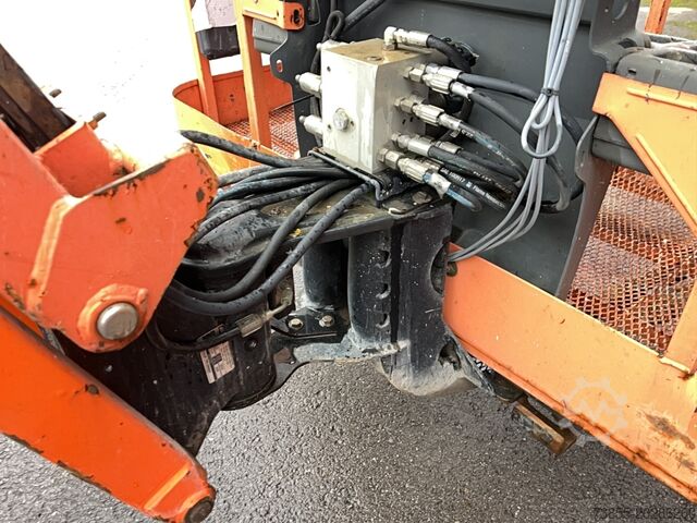 Knikarm werkplatform JLG 450AJ (16m)