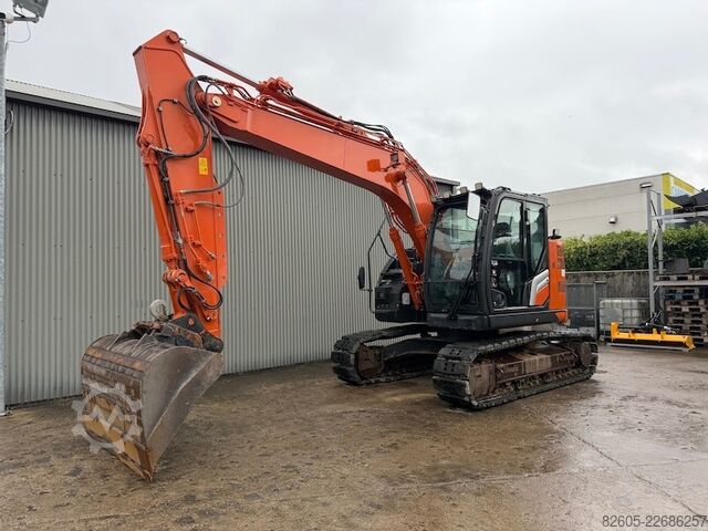 Escavatore cingolato Hitachi ZX 135 US-7