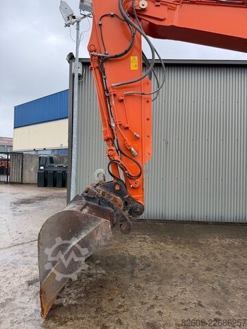 Escavatore cingolato Hitachi ZX 135 US-7