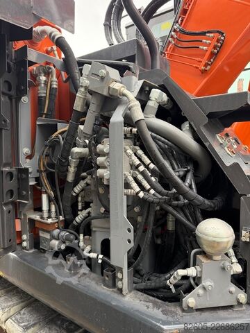 Escavatore cingolato Hitachi ZX 135 US-7