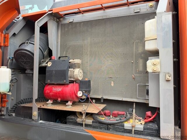 Escavatore cingolato Hitachi ZX 180 LC-5