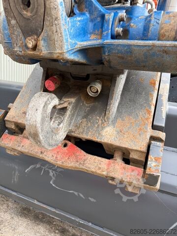 Escavatore gommato Hitachi ZX 145 W-3