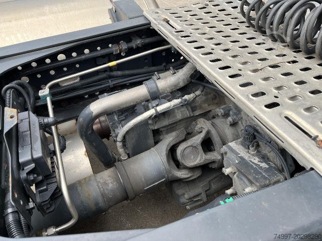 Standardowy ciągnik siodłowy IVECO AS440S46T/P LNG / Intarder / Standklima