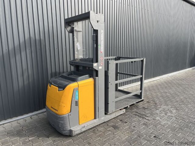 Preparador de pedidos de media altura Jungheinrich EKS110