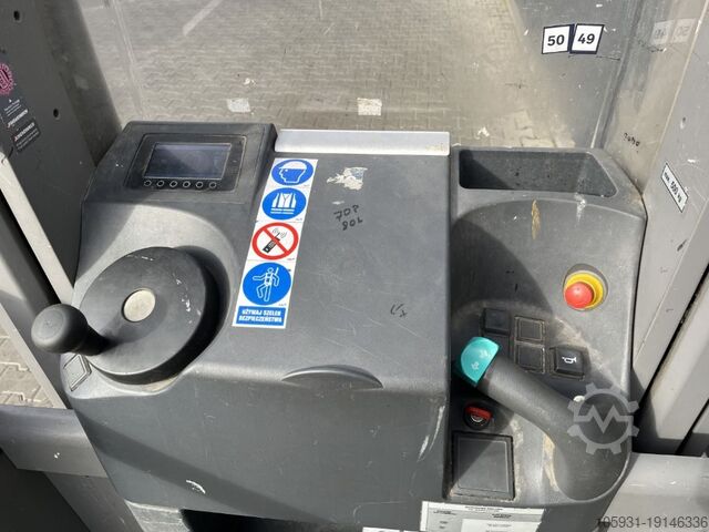 Preparador de pedidos de media altura Jungheinrich EKS110