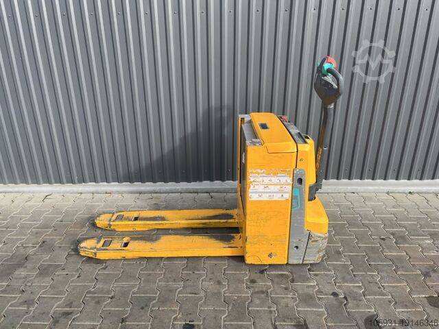 Empilhadeira baixa Jungheinrich EJEC20
