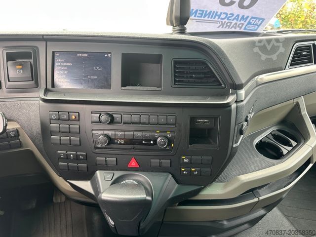 Camion porte-caisses amovibles MAN TGX 26.470 / Retarder / 2 x AHK