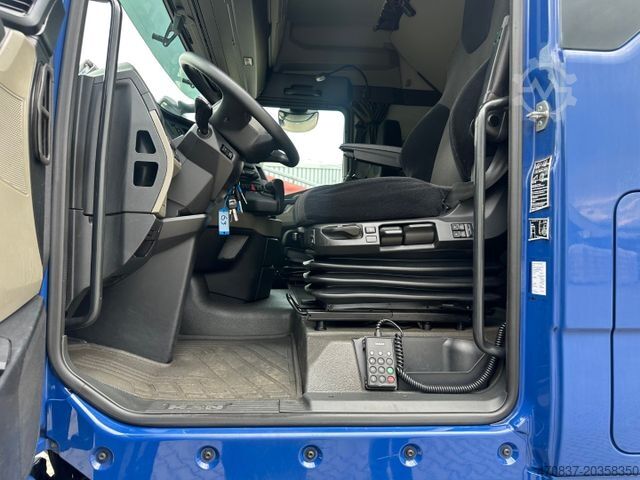 Camion porte-caisses amovibles MAN TGX 26.470 / Retarder / 2 x AHK