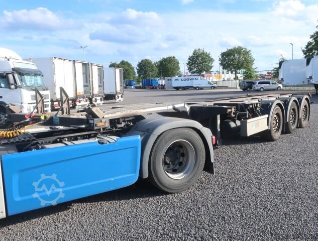 Návěs s výměnnou nástavbou D-Tec VCC-01/FT-LS-S Flexitrailer Mittelausschub ADR
