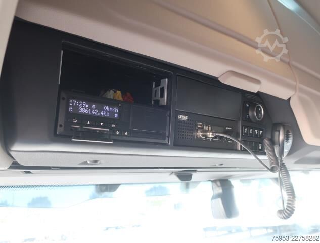 Standardní tahač DAF XG+ 530 Intarder Navigation Standklima LED