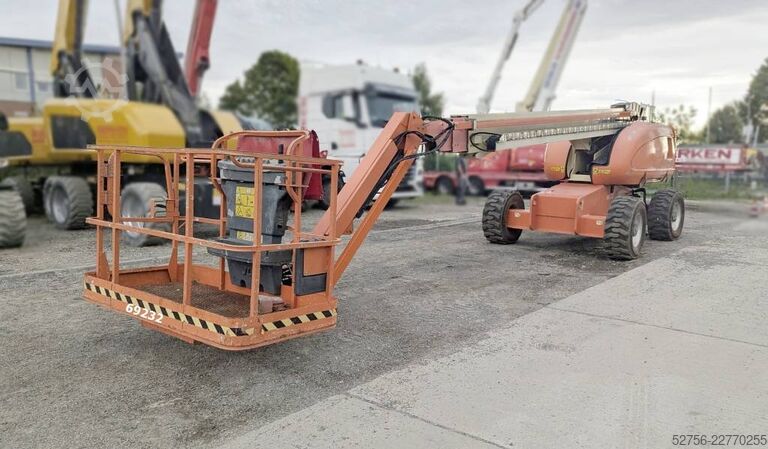Plataforma telescópica JLG 660 SJ