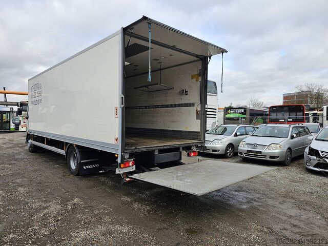 Camión caja Volvo FL 240 4x2 14Tons Hebebühne Blatt/Luft