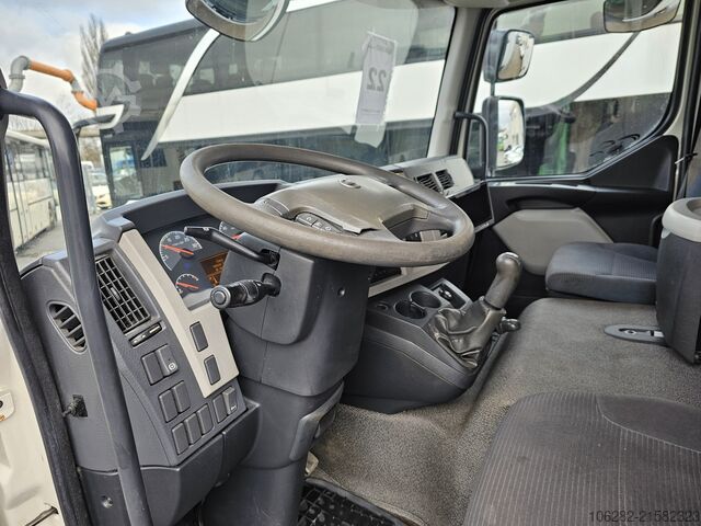 Camión caja Volvo FL 240 4x2 14Tons Hebebühne Blatt/Luft