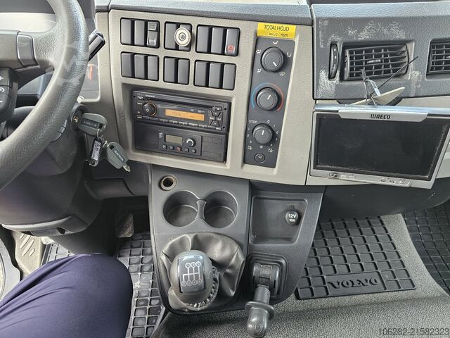 Camión caja Volvo FL 240 4x2 14Tons Hebebühne Blatt/Luft