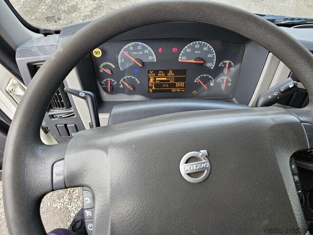 Camión caja Volvo FL 240 4x2 14Tons Hebebühne Blatt/Luft