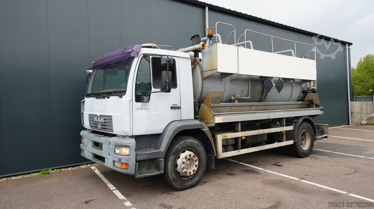 Veicolo di aspirazione MAN LE 220 B vacuum truck 35.000km