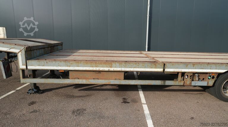 Caricatore semi basso Nooteboom 3 axle semi low loader with ramps