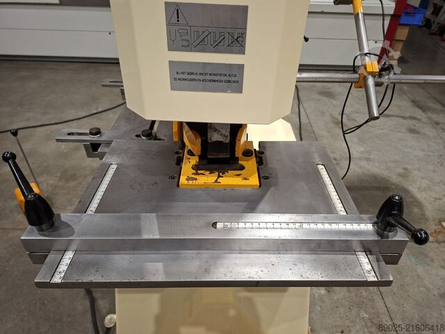 μηχανή διάτρησης-κοπής προφίλ GEKA 