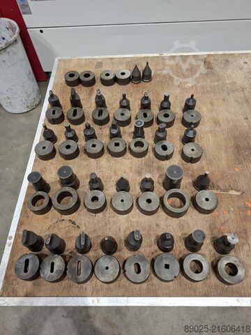 μηχανή διάτρησης-κοπής προφίλ GEKA 