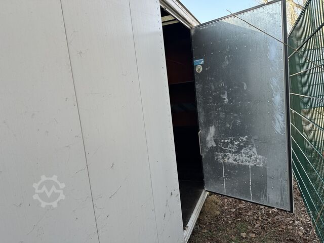 Nadwozie wymienne z zabudową skrzyniową Fahrzeugwerk Werdau 