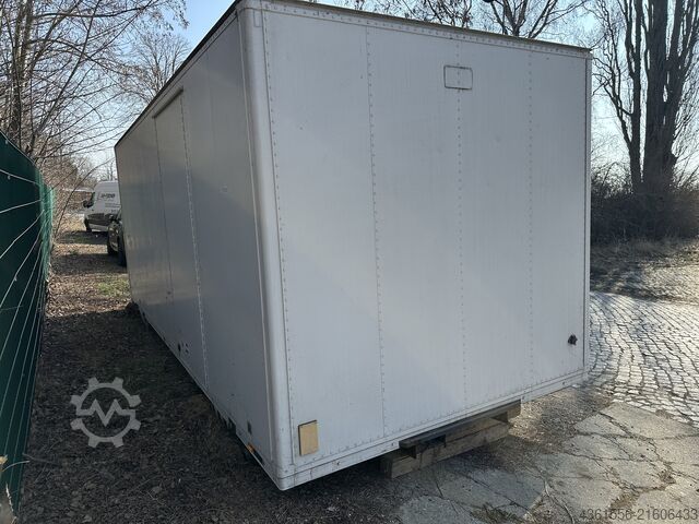 Nadwozie wymienne z zabudową skrzyniową Fahrzeugwerk Werdau 