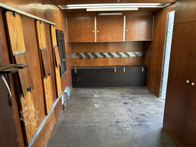 Nadwozie wymienne z zabudową skrzyniową Fahrzeugwerk Werdau 