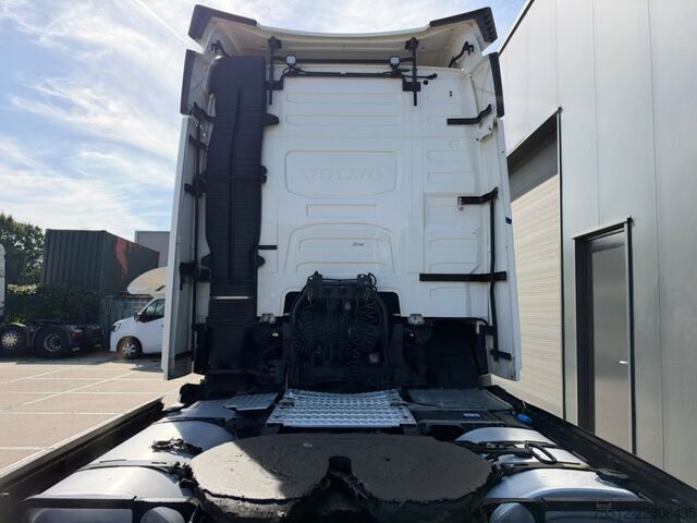 Standard-SZM Volvo FH 460 / I-Shift / I-Park Cool / TUV: 8-2027 / ...