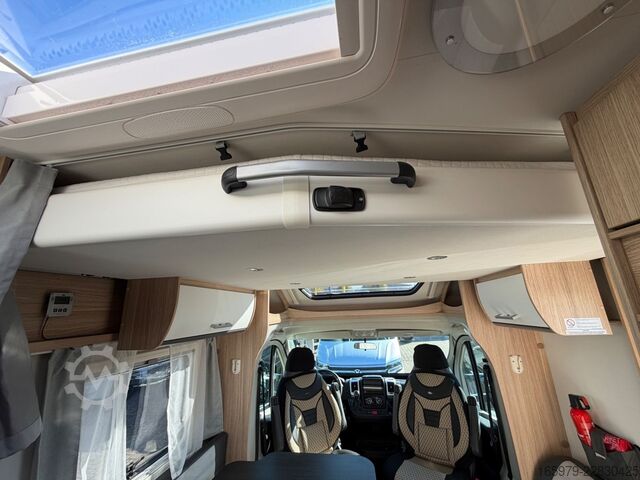 Polointegrovaný obytný vůz SUNLIGHT T68 Black Edition