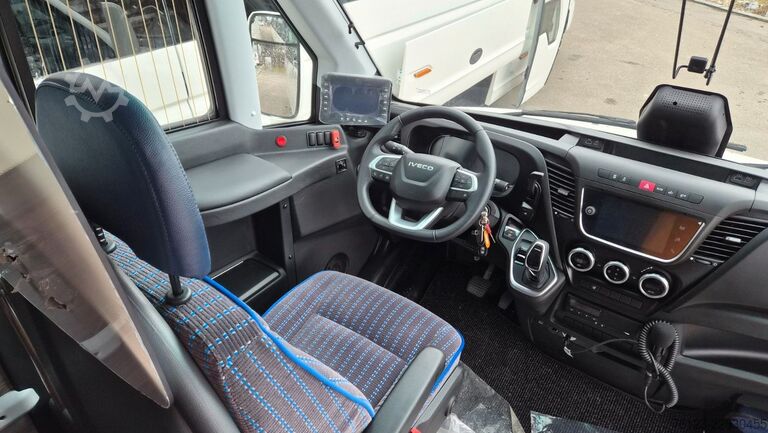 Minibus IVECO Daily 70 Ferqui Sunrise 34 Plätze COC