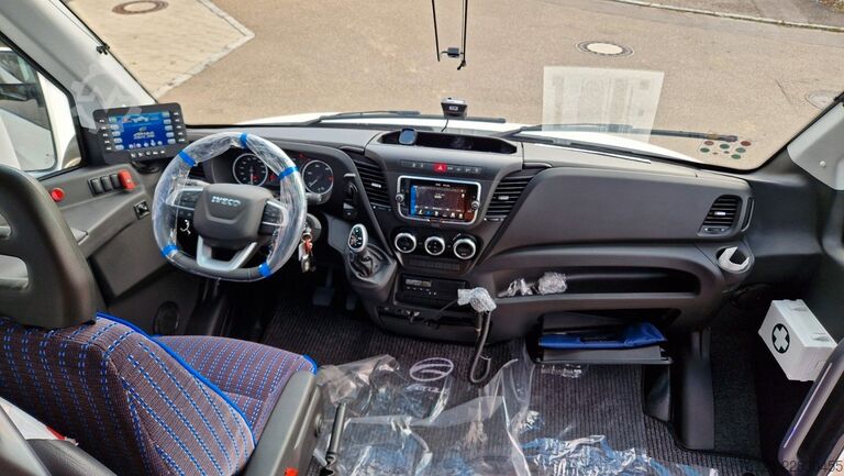 Minibus IVECO Daily 70 Ferqui Sunrise 34 Plätze COC