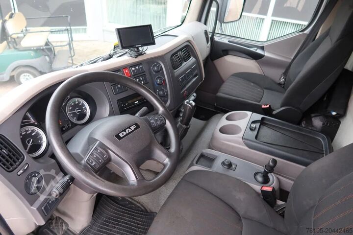 Vrachtwagen met kraan DAF LF 260 Openwagen+ Kraan Fassi F85 B023+ Radio c...