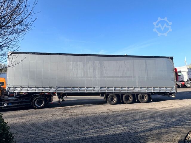Open semitrailer with tarp SCHMITZ CARGOBULL Curtainsider Mega XL lifting/sliding roof