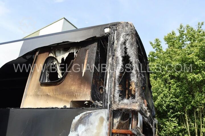 Touringcar Van Hool EX 16 M / Fire damaged / Seats available