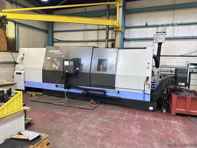 CNC turning and milling center Doosan Puma 700L