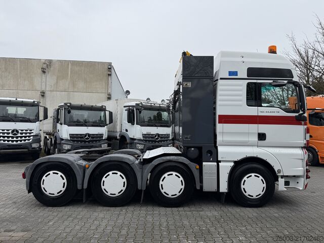 Zware vrachtwagen MAN TGX 41.540 8X4 BLS 120.000Kg
